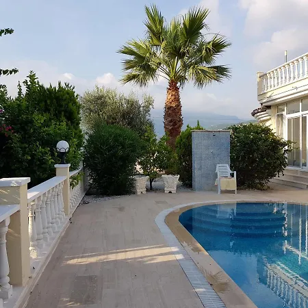 Villa Gold Bau 2